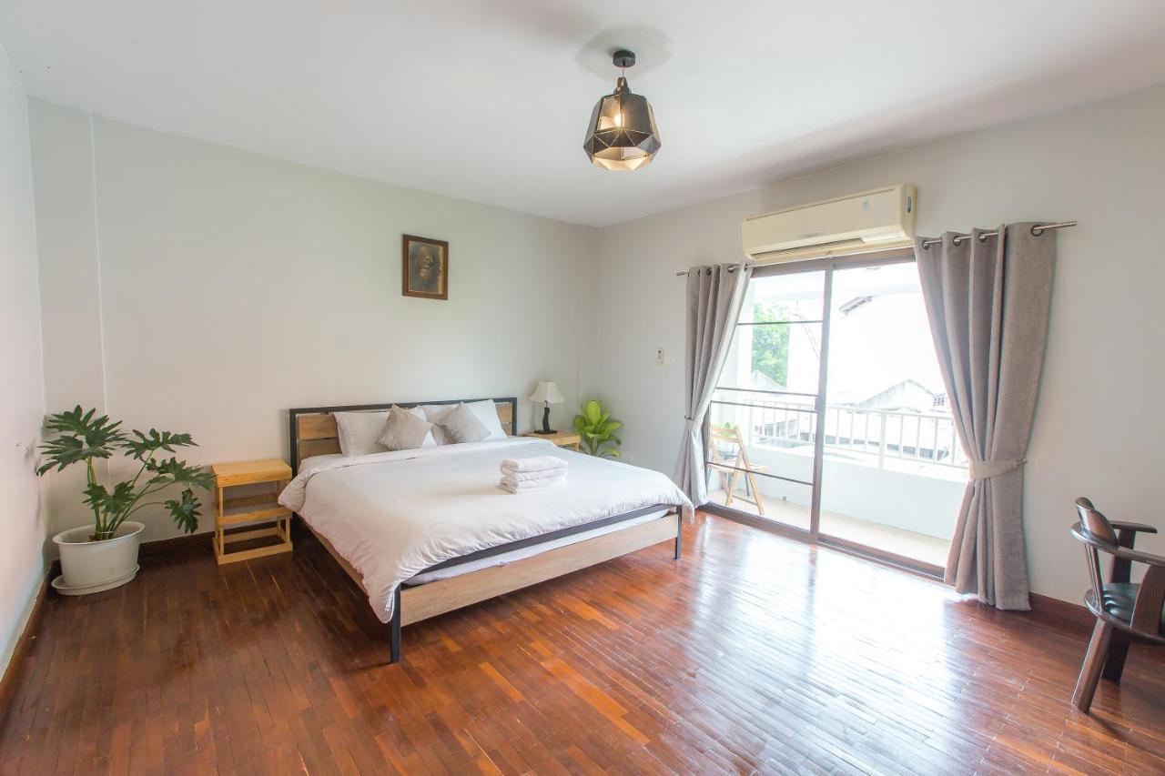Hotel The Little Siri Chiang Mai Exterior foto