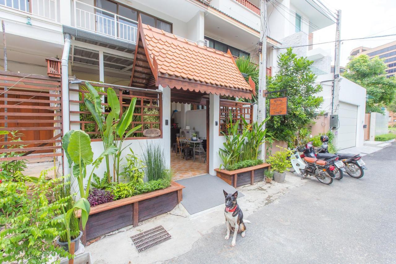 Hotel The Little Siri Chiang Mai Exterior foto